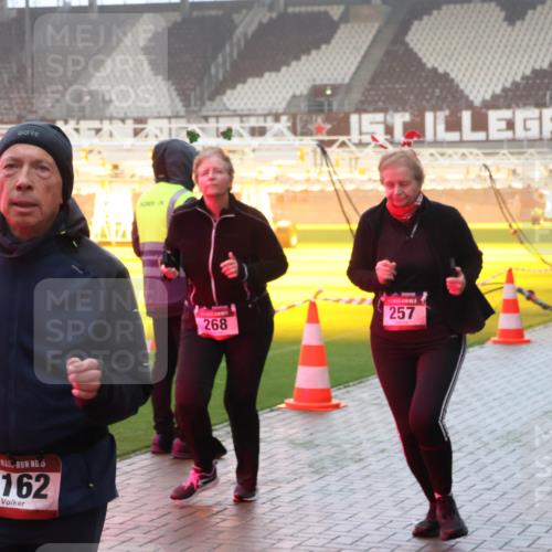07.12.2025 - St. Pauli X-Mass-Run No. 15 Luisa Fischer http://msf.ph/oto/9385625 07.12.2025 10:18:03 Ziel 6, 1162, 257, 268, 257, 268, 1161, 1162, 1963, 2663, 2688, 2725, 2952, 3522, 3804, 3874, 4114, 4127, 4227, 4339, 4764 meine-sportfotos.de