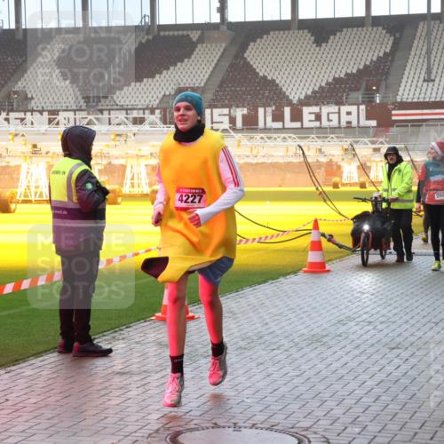 07.12.2025 - St. Pauli X-Mass-Run No. 15 Luisa Fischer http://msf.ph/oto/9385644 07.12.2025 10:18:06 Ziel 4227, 2688, 683, 257, 268, 1161, 1162, 1963, 2663, 2688, 2725, 2952, 3522, 3804, 3874, 4114, 4127, 4227, 4339, 4764 meine-sportfotos.de