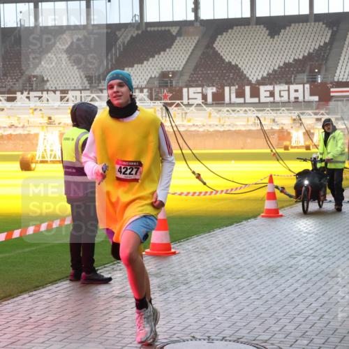 07.12.2025 - St. Pauli X-Mass-Run No. 15 Luisa Fischer http://msf.ph/oto/9385645 07.12.2025 10:18:07 Ziel 4227, 1963, 3522, 257, 268, 1161, 1162, 1963, 2663, 2688, 2725, 2952, 3804, 3874, 4114, 4127, 4227, 4339, 4764 meine-sportfotos.de
