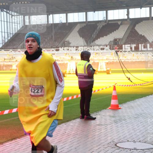 07.12.2025 - St. Pauli X-Mass-Run No. 15 Luisa Fischer http://msf.ph/oto/9385663 07.12.2025 10:18:07 Ziel 15, 4227, 196, 257, 268, 1161, 1162, 1963, 2663, 2688, 2725, 2952, 3804, 3874, 4114, 4127, 4227, 4339, 4764 meine-sportfotos.de