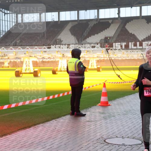 07.12.2025 - St. Pauli X-Mass-Run No. 15 Luisa Fischer http://msf.ph/oto/9385666 07.12.2025 10:18:08 Ziel 1963, 2688, 257, 268, 1161, 1162, 1963, 2663, 2688, 2725, 2952, 3804, 4114, 4127, 4227, 4339, 4764 meine-sportfotos.de