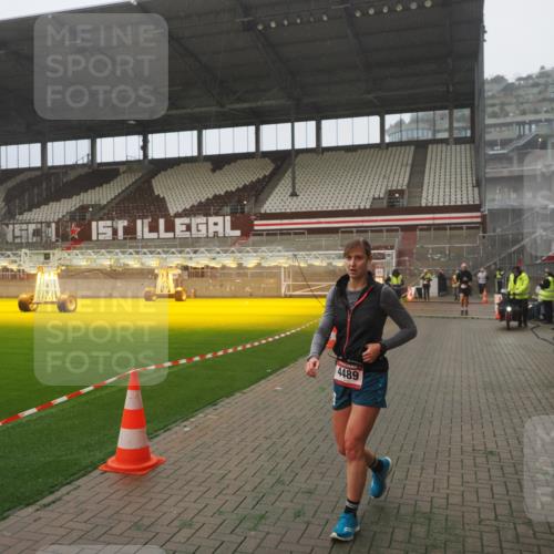 07.12.2025 - St. Pauli X-Mass-Run No. 15 Fabian Wolf http://msf.ph/oto/9385699 07.12.2025 10:14:23 Ziel 174, 352, 1158, 3243, 4489, 4545 meine-sportfotos.de