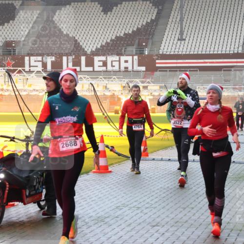 07.12.2025 - St. Pauli X-Mass-Run No. 15 Luisa Fischer http://msf.ph/oto/9385700 07.12.2025 10:18:13 Ziel 2688, 4764, 3522, 1161, 1162, 1963, 2663, 2688, 2725, 2952, 3804, 4114, 4127, 4227, 4339 meine-sportfotos.de