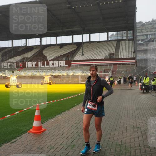 07.12.2025 - St. Pauli X-Mass-Run No. 15 Fabian Wolf http://msf.ph/oto/9385703 07.12.2025 10:14:23 Ziel 174, 352, 1158, 3243, 4489, 4545 meine-sportfotos.de