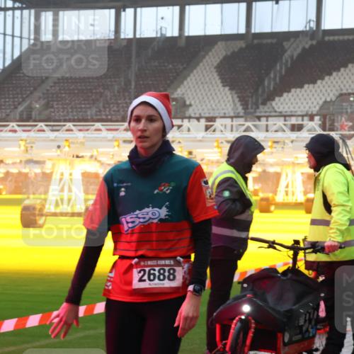07.12.2025 - St. Pauli X-Mass-Run No. 15 Luisa Fischer http://msf.ph/oto/9385720 07.12.2025 10:18:16 Ziel 2688, 1161, 1162, 1963, 2663, 2688, 2725, 2952, 3804, 4127, 4227, 4339 meine-sportfotos.de