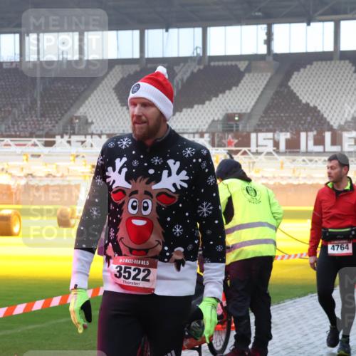 07.12.2025 - St. Pauli X-Mass-Run No. 15 Luisa Fischer http://msf.ph/oto/9385773 07.12.2025 10:18:20 Ziel 15, 3522, 4764, 1161, 1162, 1963, 2663, 2688, 2725, 2952, 3804, 4127, 4227 meine-sportfotos.de