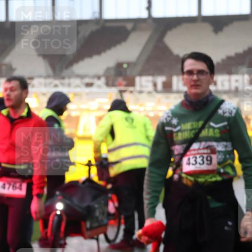 07.12.2025 - St. Pauli X-Mass-Run No. 15 Luisa Fischer http://msf.ph/oto/9385842 07.12.2025 10:18:24 Ziel 4764, 4339, 1161, 1162, 1963, 2663, 2952, 3606, 3804, 4127, 4227 meine-sportfotos.de