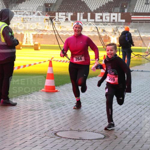 07.12.2025 - St. Pauli X-Mass-Run No. 15 Luisa Fischer http://msf.ph/oto/9385913 07.12.2025 10:18:56 Ziel 264, 269, 3520, 243, 264, 269, 721, 1034, 1607, 1671, 2049, 2152, 2631, 2925, 3520, 3606, 3608, 3862, 4521, 4522, 4524, 4540, 4547 meine-sportfotos.de