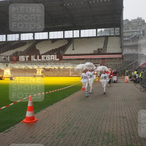 07.12.2025 - St. Pauli X-Mass-Run No. 15 Fabian Wolf http://msf.ph/oto/9385993 07.12.2025 10:14:54 Ziel 762, 1363, 1867, 1869, 1873, 3481, 4001, 4004 meine-sportfotos.de