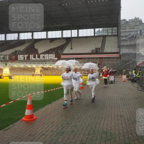 07.12.2025 - St. Pauli X-Mass-Run No. 15 Fabian Wolf http://msf.ph/oto/9386017 07.12.2025 10:14:56 Ziel 762, 1363, 1867, 1869, 1873, 2883, 2891, 3481, 4001, 4004 meine-sportfotos.de
