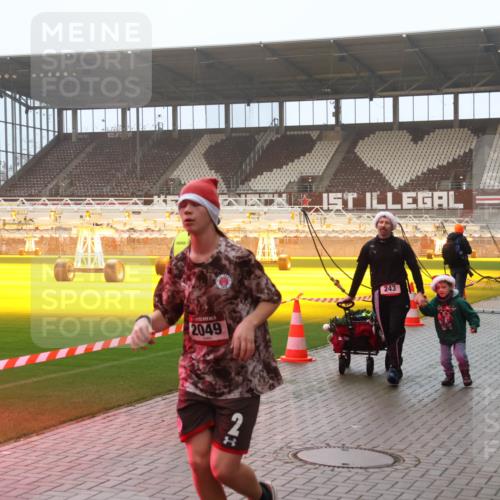 07.12.2025 - St. Pauli X-Mass-Run No. 15 Luisa Fischer http://msf.ph/oto/9386037 07.12.2025 10:19:16 Ziel 2049, 2, 243, 721, 243, 264, 269, 721, 1034, 1607, 1671, 2049, 2152, 2631, 2925, 3455, 3520, 3724, 3862, 3975, 3976, 4330, 4331, 4436, 4437, 4438, 4473, 4475, 4498, 4521, 4522, 4524, 4540, 4547 meine-sportfotos.de