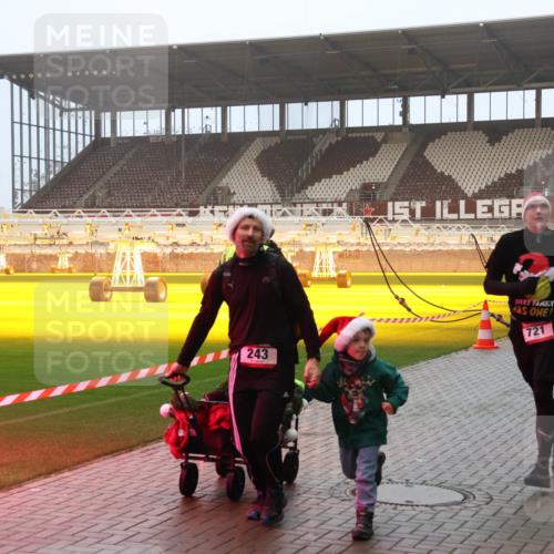 07.12.2025 - St. Pauli X-Mass-Run No. 15 Luisa Fischer http://msf.ph/oto/9386071 07.12.2025 10:19:18 Ziel 243, 721, 4475, 243, 264, 269, 721, 1034, 1607, 1671, 2152, 2631, 2925, 3455, 3520, 3724, 3862, 3975, 3976, 4330, 4331, 4436, 4437, 4438, 4473, 4475, 4498, 4521, 4522, 4524, 4540, 4547 meine-sportfotos.de