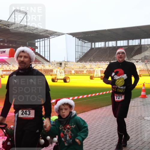 07.12.2025 - St. Pauli X-Mass-Run No. 15 Luisa Fischer http://msf.ph/oto/9386079 07.12.2025 10:19:20 Ziel 243, 721, 243, 264, 269, 721, 1034, 1607, 1671, 2152, 2631, 2925, 3455, 3520, 3724, 3862, 3975, 3976, 4330, 4331, 4436, 4437, 4438, 4473, 4475, 4498, 4521, 4522, 4524, 4540, 4547 meine-sportfotos.de