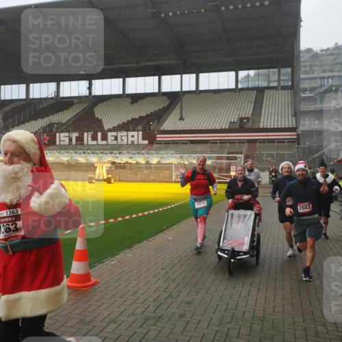 07.12.2025 - St. Pauli X-Mass-Run No. 15 Fabian Wolf http://msf.ph/oto/9386098 07.12.2025 10:15:02 Ziel 308, 762, 1363, 1867, 1869, 1873, 2883, 2891, 3741, 4001, 4004 meine-sportfotos.de