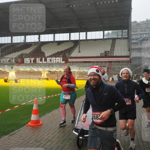 07.12.2025 - St. Pauli X-Mass-Run No. 15 Fabian Wolf http://msf.ph/oto/9386115 07.12.2025 10:15:03 Ziel 308, 762, 1363, 1867, 1869, 1873, 2883, 2891, 3741, 4001, 4004 meine-sportfotos.de