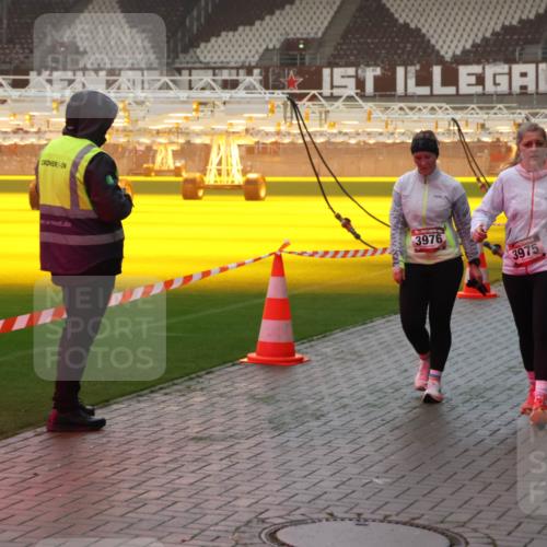 07.12.2025 - St. Pauli X-Mass-Run No. 15 Luisa Fischer http://msf.ph/oto/9386151 07.12.2025 10:19:25 Ziel 3976, 3975, 243, 264, 269, 721, 1034, 1607, 1671, 2152, 2631, 2925, 3455, 3724, 3862, 3975, 3976, 4330, 4331, 4436, 4437, 4438, 4466, 4473, 4475, 4498, 4521, 4522, 4524, 4547 meine-sportfotos.de