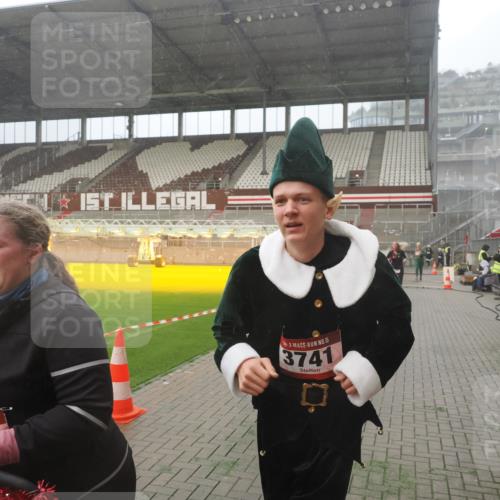 07.12.2025 - St. Pauli X-Mass-Run No. 15 Fabian Wolf http://msf.ph/oto/9386154 07.12.2025 10:15:05 Ziel 308, 762, 1363, 1867, 1869, 1873, 2666, 2667, 2668, 2883, 2891, 3741, 4001, 4004 meine-sportfotos.de