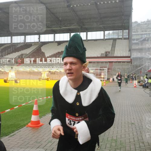 07.12.2025 - St. Pauli X-Mass-Run No. 15 Fabian Wolf http://msf.ph/oto/9386159 07.12.2025 10:15:05 Ziel 308, 762, 1363, 1867, 1869, 1873, 2666, 2667, 2668, 2883, 2891, 3741, 4001, 4004 meine-sportfotos.de