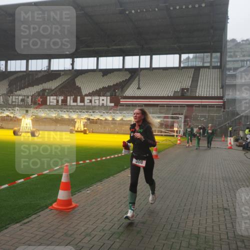 07.12.2025 - St. Pauli X-Mass-Run No. 15 Fabian Wolf http://msf.ph/oto/9386192 07.12.2025 10:15:08 Ziel 308, 762, 1363, 1869, 2666, 2667, 2668, 2883, 2891, 3741, 4001, 4004 meine-sportfotos.de