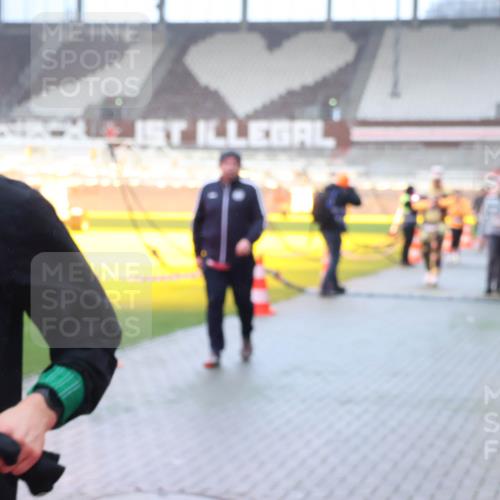 07.12.2025 - St. Pauli X-Mass-Run No. 15 Luisa Fischer http://msf.ph/oto/9386209 07.12.2025 10:19:32 Ziel 9, 5, 436, 721, 1034, 2152, 2925, 3011, 3013, 3455, 3695, 3724, 3862, 3975, 3976, 4115, 4330, 4331, 4436, 4437, 4438, 4466, 4473, 4475, 4498, 4521, 4522, 4524, 4547 meine-sportfotos.de