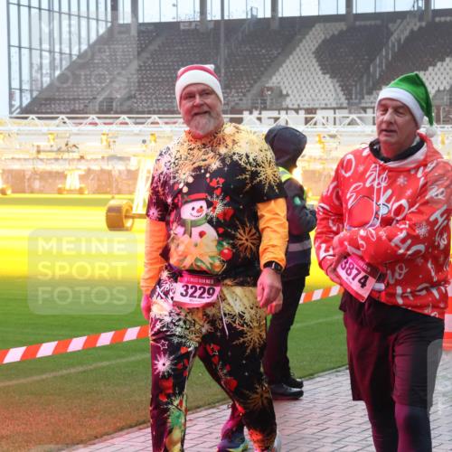 07.12.2025 - St. Pauli X-Mass-Run No. 15 Luisa Fischer http://msf.ph/oto/9386268 07.12.2025 10:19:48 Ziel 15, 3229, 15, 3874, 4498, 658, 661, 2750, 3011, 3013, 3455, 3695, 3724, 3975, 3976, 4038, 4074, 4115, 4330, 4331, 4436, 4437, 4438, 4466, 4473, 4475, 4498 meine-sportfotos.de