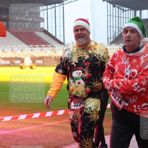 07.12.2025 - St. Pauli X-Mass-Run No. 15 Luisa Fischer http://msf.ph/oto/9386283 07.12.2025 10:19:49 Ziel 4, 0, 15, 3229, 15, 3874, 658, 661, 2750, 3011, 3013, 3455, 3695, 3724, 3975, 3976, 4038, 4074, 4115, 4330, 4331, 4436, 4437, 4438, 4466, 4473, 4475, 4498 meine-sportfotos.de