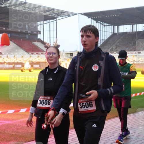 07.12.2025 - St. Pauli X-Mass-Run No. 15 Luisa Fischer http://msf.ph/oto/9386337 07.12.2025 10:19:55 Ziel 4, 15, 3608, 3606, 1910, 658, 661, 2750, 3011, 3013, 3455, 3695, 3724, 3975, 3976, 4038, 4074, 4115, 4330, 4436, 4437, 4438, 4466, 4473, 4475, 4498 meine-sportfotos.de