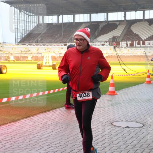 07.12.2025 - St. Pauli X-Mass-Run No. 15 Luisa Fischer http://msf.ph/oto/9386352 07.12.2025 10:19:58 Ziel 4038, 454, 658, 661, 2750, 3011, 3013, 3455, 3695, 3724, 4038, 4074, 4115, 4330, 4436, 4437, 4438, 4466, 4473, 4475 meine-sportfotos.de