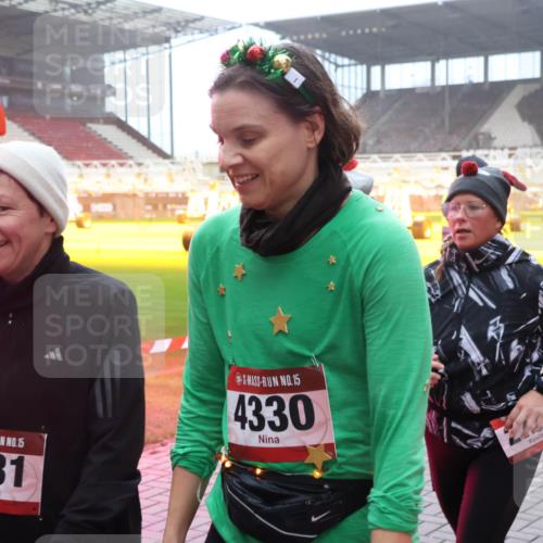 07.12.2025 - St. Pauli X-Mass-Run No. 15 Luisa Fischer http://msf.ph/oto/9386459 07.12.2025 10:20:11 Ziel 15, 4331, 15, 4330, 658, 661, 1364, 1903, 2238, 2750, 2751, 3011, 3013, 3695, 3846, 3871, 3893, 4038, 4074, 4115, 4466 meine-sportfotos.de