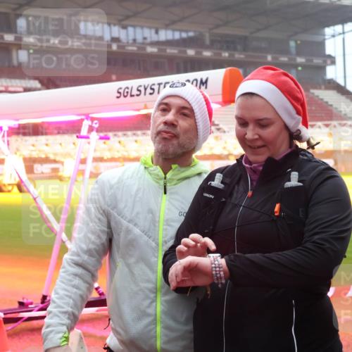 07.12.2025 - St. Pauli X-Mass-Run No. 15 Luisa Fischer http://msf.ph/oto/9386468 07.12.2025 10:20:13 Ziel 658, 661, 1364, 1903, 2238, 2750, 2751, 3011, 3013, 3695, 3846, 3871, 3893, 4038, 4074, 4115 meine-sportfotos.de