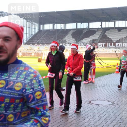 07.12.2025 - St. Pauli X-Mass-Run No. 15 Luisa Fischer http://msf.ph/oto/9386547 07.12.2025 10:20:36 Ziel 661, 658, 4521, 4524, 215, 1553, 447, 452, 459, 461, 478, 1364, 1553, 1903, 2187, 2238, 2751, 2855, 3473, 3832, 3846, 3871, 3893, 4042, 4071, 4116, 4503, 4523 meine-sportfotos.de