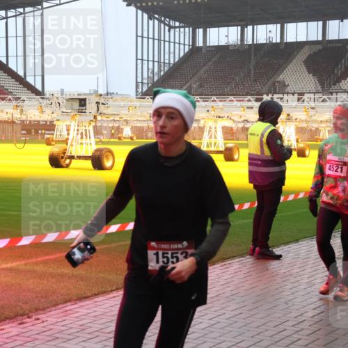 07.12.2025 - St. Pauli X-Mass-Run No. 15 Luisa Fischer http://msf.ph/oto/9386561 07.12.2025 10:20:39 Ziel 658, 1553, 452, 4521, 3724, 447, 452, 459, 461, 478, 1364, 1553, 1903, 2187, 2238, 2751, 2855, 3473, 3832, 3846, 3871, 3893, 4042, 4071, 4116, 4490, 4503, 4523 meine-sportfotos.de