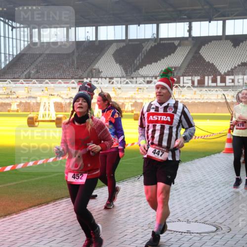 07.12.2025 - St. Pauli X-Mass-Run No. 15 Luisa Fischer http://msf.ph/oto/9386643 07.12.2025 10:20:52 Ziel 452, 478, 447, 3862, 392, 447, 452, 459, 461, 478, 1016, 1076, 1364, 1466, 1553, 1903, 2187, 2238, 2751, 2855, 3473, 3832, 3846, 3871, 4042, 4071, 4116, 4490, 4503, 4517, 4523 meine-sportfotos.de