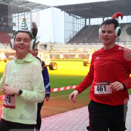 07.12.2025 - St. Pauli X-Mass-Run No. 15 Luisa Fischer http://msf.ph/oto/9386667 07.12.2025 10:20:55 Ziel 30, 478, 15, 461, 392, 447, 452, 459, 461, 478, 1016, 1076, 1364, 1466, 1553, 1903, 2187, 2238, 2751, 2855, 3473, 3832, 3846, 3871, 4042, 4071, 4116, 4490, 4503, 4517, 4523 meine-sportfotos.de