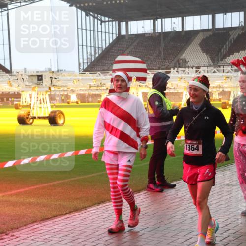 07.12.2025 - St. Pauli X-Mass-Run No. 15 Luisa Fischer http://msf.ph/oto/9386704 07.12.2025 10:21:14 Ziel 15, 1364, 1034, 392, 447, 452, 461, 478, 1016, 1076, 1466, 1898, 1900, 2187, 2799, 3473, 3832, 4116, 4490, 4517, 4523 meine-sportfotos.de