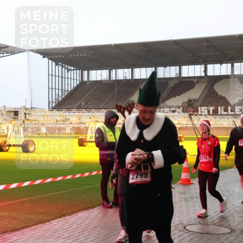 07.12.2025 - St. Pauli X-Mass-Run No. 15 Luisa Fischer http://msf.ph/oto/9386738 07.12.2025 10:21:21 Ziel 2799, 4116, 2187, 347, 392, 447, 452, 461, 478, 1016, 1076, 1386, 1407, 1466, 1898, 1900, 2187, 2565, 2799, 3473, 3984, 4338, 4490, 4517 meine-sportfotos.de