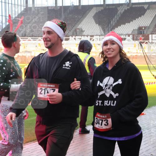 07.12.2025 - St. Pauli X-Mass-Run No. 15 Luisa Fischer http://msf.ph/oto/9386772 07.12.2025 10:21:25 Ziel 15, 217, 15, 3473, 4517, 392, 1016, 1076, 1386, 1407, 1466, 1898, 1900, 2173, 2565, 2799, 3848, 3849, 3984, 4338, 4490, 4517 meine-sportfotos.de