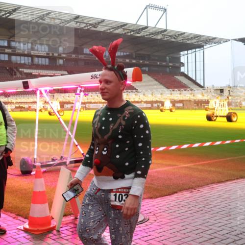 07.12.2025 - St. Pauli X-Mass-Run No. 15 Luisa Fischer http://msf.ph/oto/9386791 07.12.2025 10:21:29 Ziel 103, 392, 1016, 1076, 1326, 1386, 1407, 1466, 1898, 1900, 2173, 2565, 2799, 3062, 3384, 3540, 3541, 3848, 3849, 3984, 4117, 4338, 4517 meine-sportfotos.de