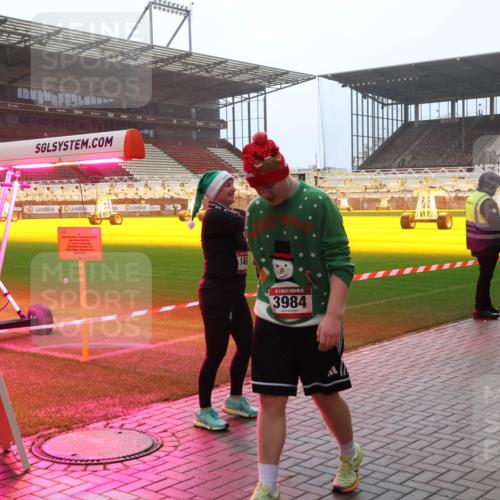 07.12.2025 - St. Pauli X-Mass-Run No. 15 Luisa Fischer http://msf.ph/oto/9386851 07.12.2025 10:21:34 Ziel 146, 5, 3984, 149, 270, 392, 1016, 1076, 1326, 1386, 1407, 1466, 1898, 1900, 2173, 2565, 2799, 3062, 3091, 3384, 3540, 3541, 3848, 3849, 3984, 3988, 4117, 4338, 4517 meine-sportfotos.de