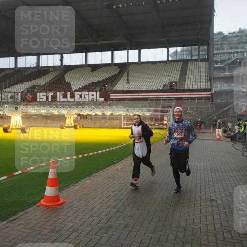 07.12.2025 - St. Pauli X-Mass-Run No. 15 Fabian Wolf http://msf.ph/oto/9386903 07.12.2025 10:16:52 Ziel 1620, 1989, 1997, 3633, 4356, 4359, 4769 meine-sportfotos.de