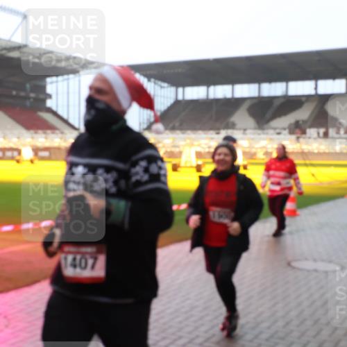 07.12.2025 - St. Pauli X-Mass-Run No. 15 Luisa Fischer http://msf.ph/oto/9386913 07.12.2025 10:21:39 Ziel 1407, 149, 270, 392, 1326, 1386, 1407, 1898, 1900, 2173, 2565, 2799, 2927, 2997, 3062, 3091, 3384, 3540, 3541, 3848, 3849, 3984, 3988, 4117, 4169, 4170, 4338 meine-sportfotos.de