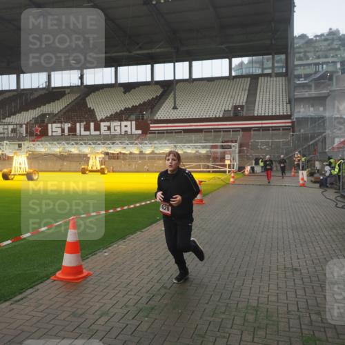 07.12.2025 - St. Pauli X-Mass-Run No. 15 Fabian Wolf http://msf.ph/oto/9386947 07.12.2025 10:16:55 Ziel 1620, 1989, 1997, 2694, 3633, 4356, 4359, 4769 meine-sportfotos.de