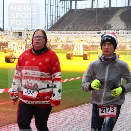 07.12.2025 - St. Pauli X-Mass-Run No. 15 Luisa Fischer http://msf.ph/oto/9386961 07.12.2025 10:21:43 Ziel 392, 232, 2173, 149, 270, 1326, 1386, 1407, 1898, 1900, 2173, 2565, 2799, 2927, 2997, 3062, 3091, 3384, 3540, 3541, 3848, 3849, 3984, 3988, 4117, 4158, 4169, 4170, 4338 meine-sportfotos.de