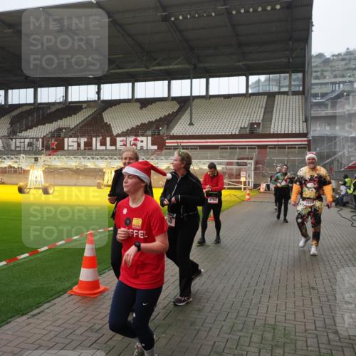 07.12.2025 - St. Pauli X-Mass-Run No. 15 Fabian Wolf http://msf.ph/oto/9387136 07.12.2025 10:17:22 Ziel 257, 268, 2688, 3522, 3874, 4114, 4339, 4764 meine-sportfotos.de