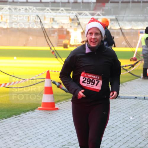 07.12.2025 - St. Pauli X-Mass-Run No. 15 Luisa Fischer http://msf.ph/oto/9387176 07.12.2025 10:22:11 Ziel 15, 2997, 149, 270, 1326, 1488, 2173, 2927, 2944, 2945, 2997, 3062, 3091, 3384, 3540, 3541, 3848, 3849, 3988, 3999, 4000, 4117, 4158, 4169, 4170, 4321, 4322, 4323, 4415 meine-sportfotos.de