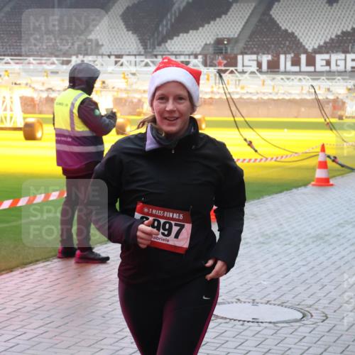 07.12.2025 - St. Pauli X-Mass-Run No. 15 Luisa Fischer http://msf.ph/oto/9387205 07.12.2025 10:22:13 Ziel 15, 2997, 149, 270, 1326, 1488, 2927, 2944, 2945, 2997, 3062, 3091, 3384, 3540, 3541, 3848, 3988, 3999, 4000, 4117, 4158, 4169, 4170, 4321, 4322, 4323, 4415 meine-sportfotos.de