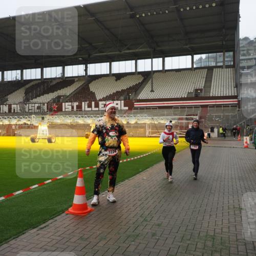 07.12.2025 - St. Pauli X-Mass-Run No. 15 Fabian Wolf http://msf.ph/oto/9387252 07.12.2025 10:17:36 Ziel 1161, 1162, 2688, 2725, 2952, 4127, 4339 meine-sportfotos.de