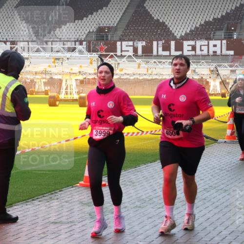 07.12.2025 - St. Pauli X-Mass-Run No. 15 Luisa Fischer http://msf.ph/oto/9387256 07.12.2025 10:22:30 Ziel 1371, 1488, 3999, 4000, 1371, 1488, 2184, 2817, 2818, 2819, 2944, 2945, 3431, 3736, 3999, 4000, 4321, 4322, 4323, 4415, 4771, 4774, 4781 meine-sportfotos.de