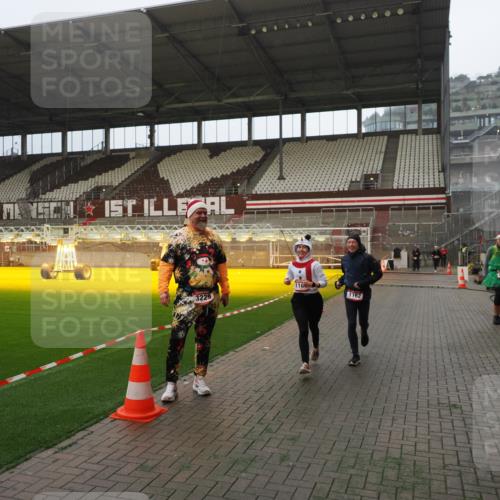 07.12.2025 - St. Pauli X-Mass-Run No. 15 Fabian Wolf http://msf.ph/oto/9387260 07.12.2025 10:17:37 Ziel 1161, 1162, 2688, 2725, 2952, 4127, 4339 meine-sportfotos.de