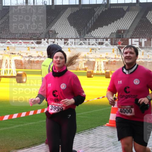 07.12.2025 - St. Pauli X-Mass-Run No. 15 Luisa Fischer http://msf.ph/oto/9387263 07.12.2025 10:22:31 Ziel 3999, 4000, 1371, 1488, 2184, 2817, 2818, 2819, 2944, 2945, 3431, 3736, 3999, 4000, 4321, 4322, 4323, 4415, 4771, 4774, 4781 meine-sportfotos.de